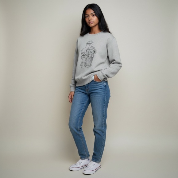 Limited Edition Uniqlo KAWS Sesame Street Unisex Grey Graphic Sweatshirt - Picture 4 of 11